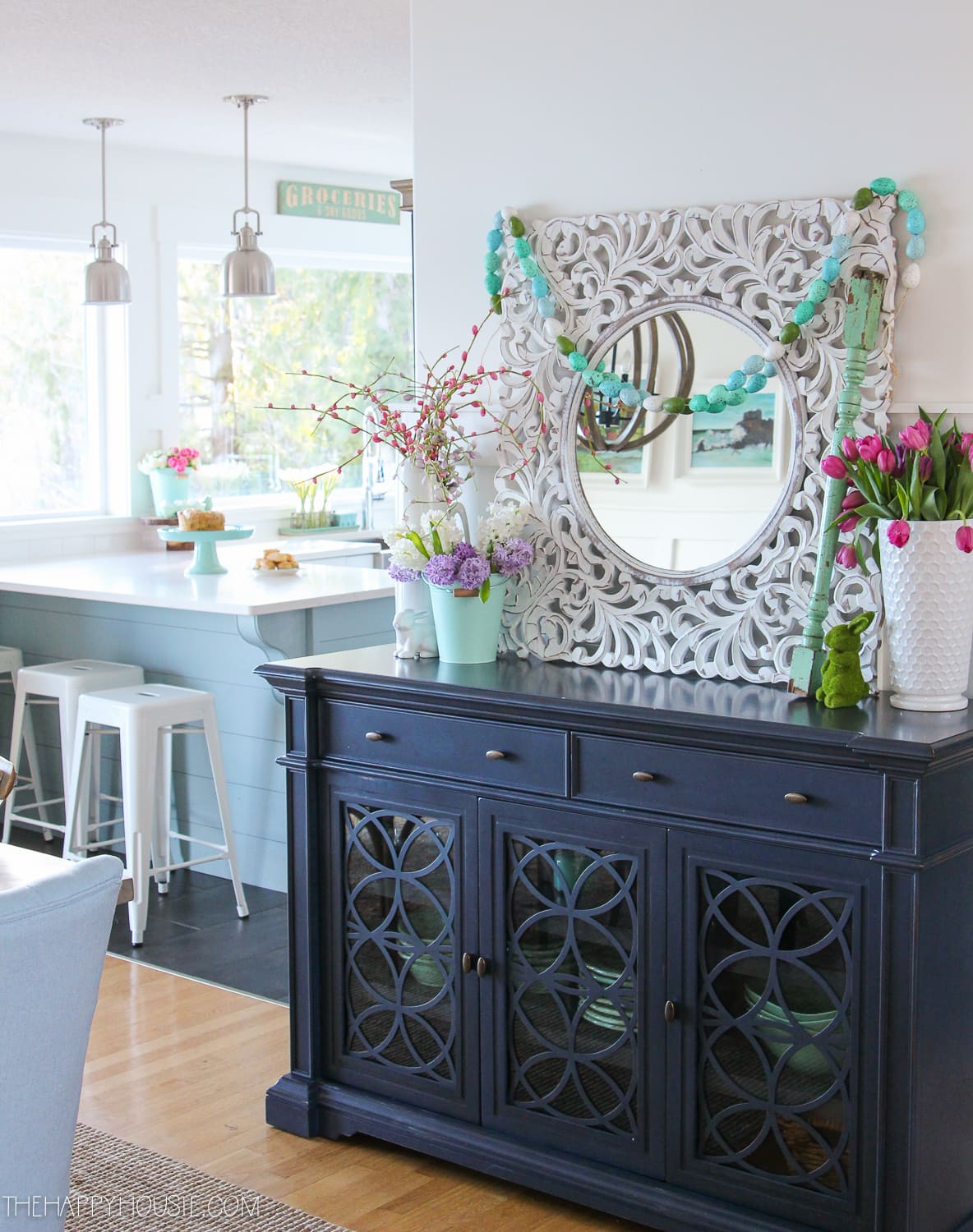 simple-and-colourful-spring-dining-room-decor