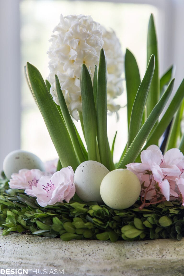 closeup of easy Easter centerpieces