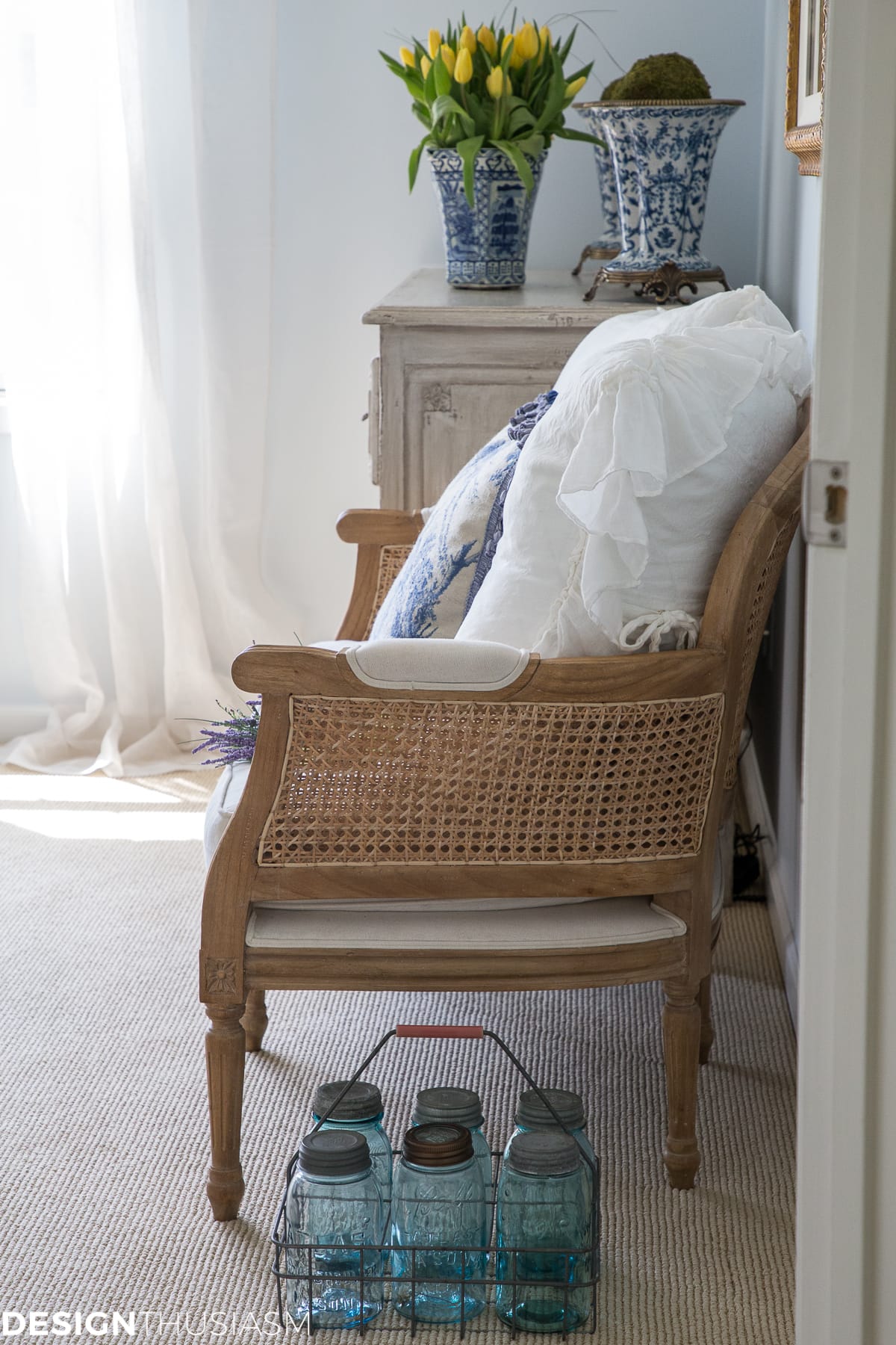 summer guest bedroom settee