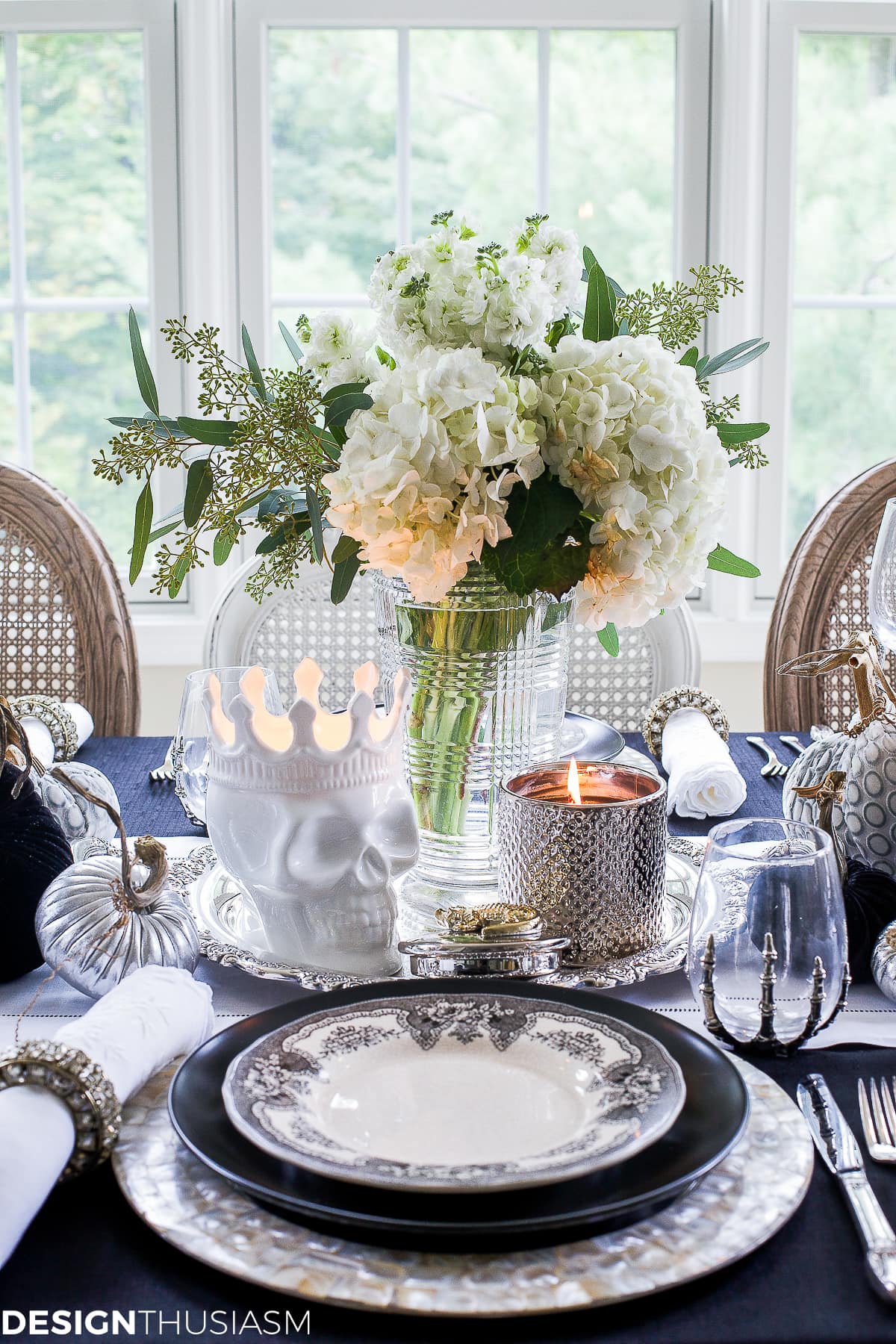 Halloween decoration ideas in an elegant tablescape