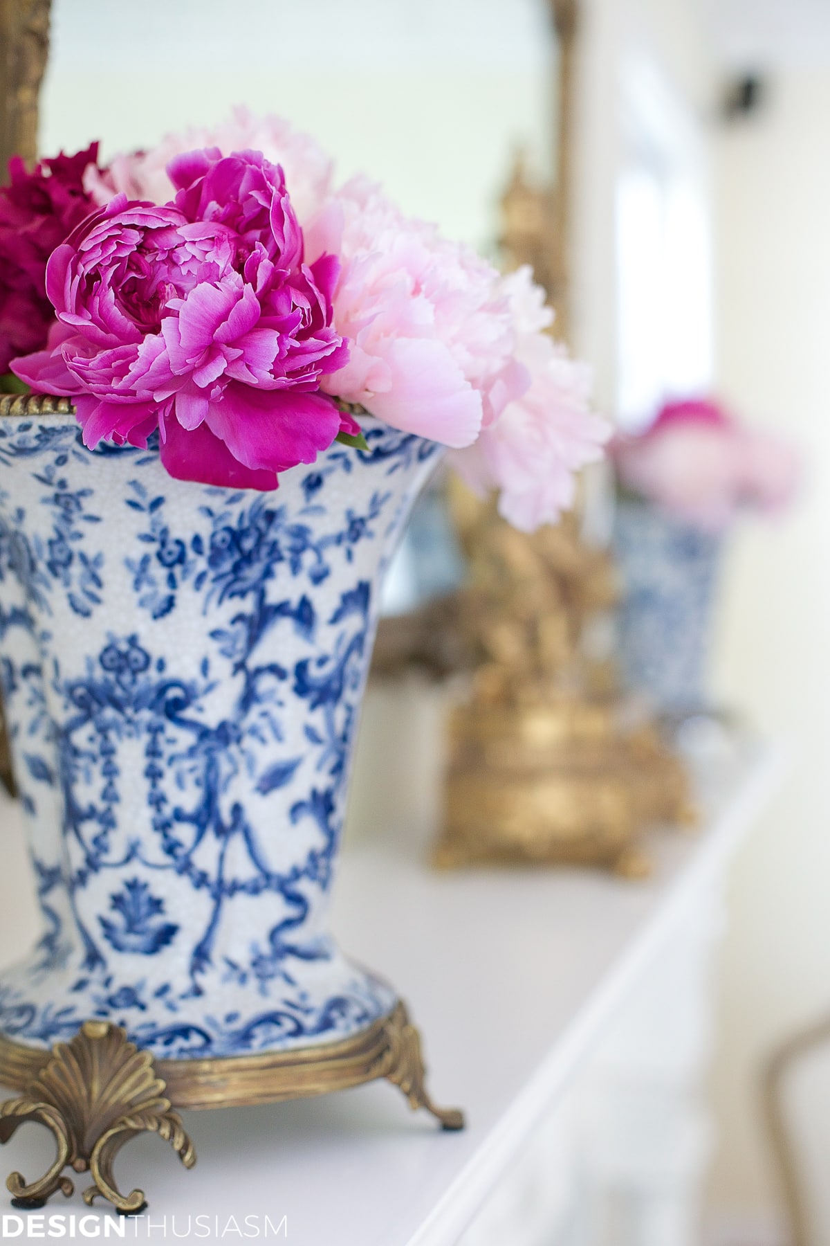 flower arrangement in chinoiserie vases
