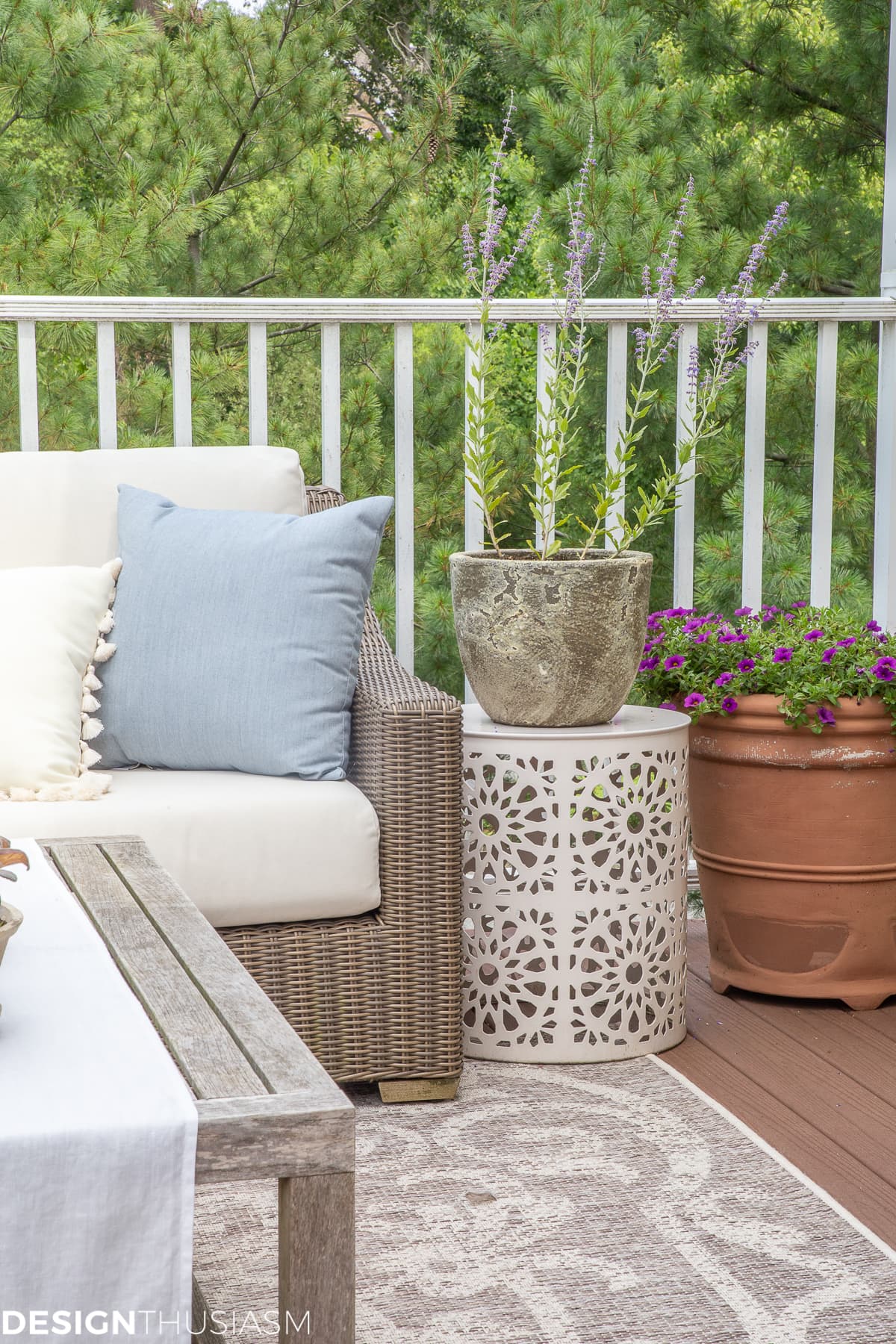 outdoor decor planters and pillows
