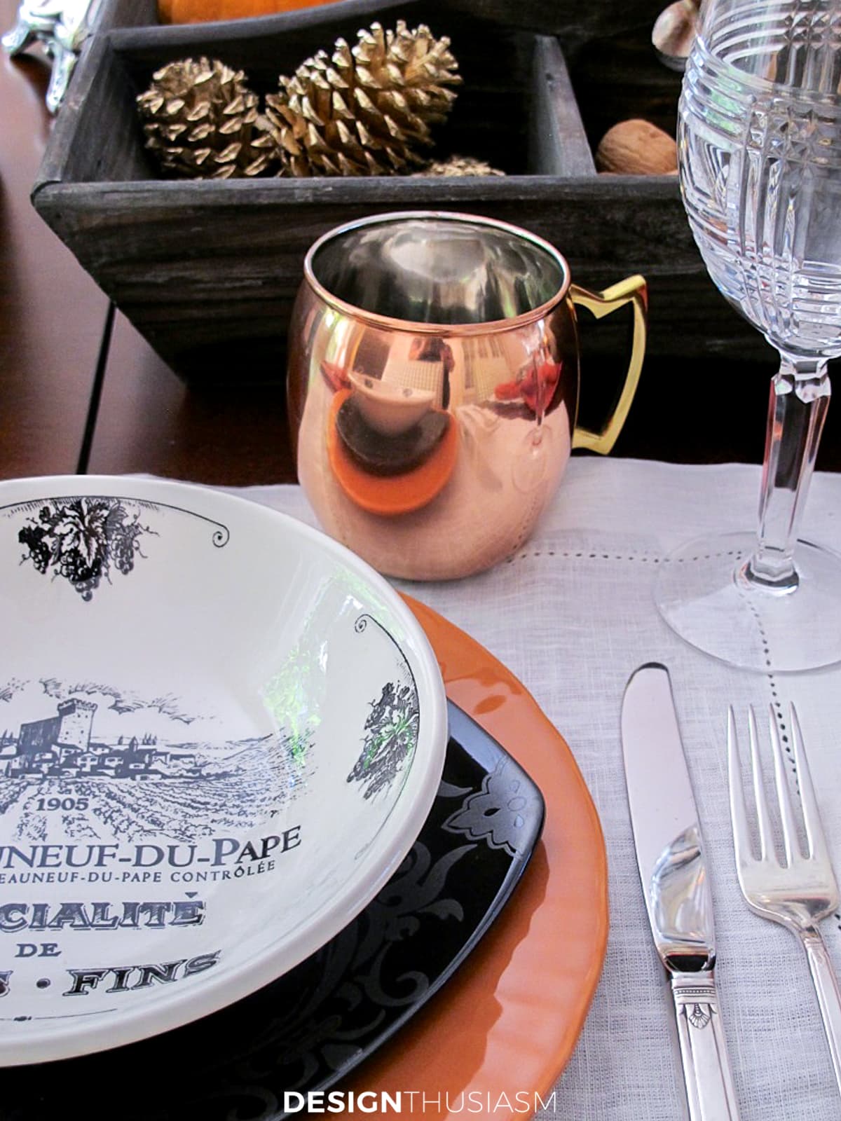 black and orange tablescape Halloween decoration ideas
