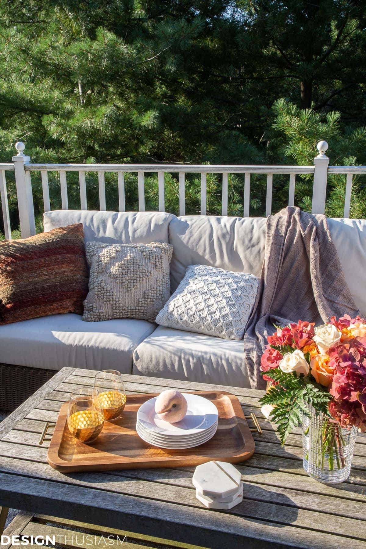 outside-fall-decorating-ideas-from designthusiasm
