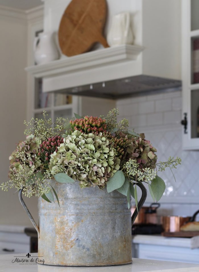 MaisondeCinqFallKitchen