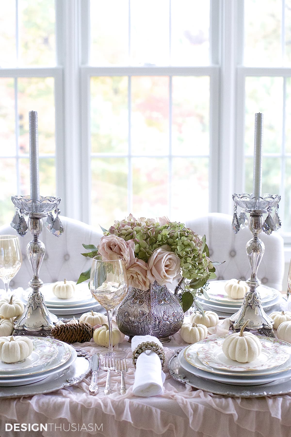 Thanksgiving table decor + Thanksgiving table setting ideas