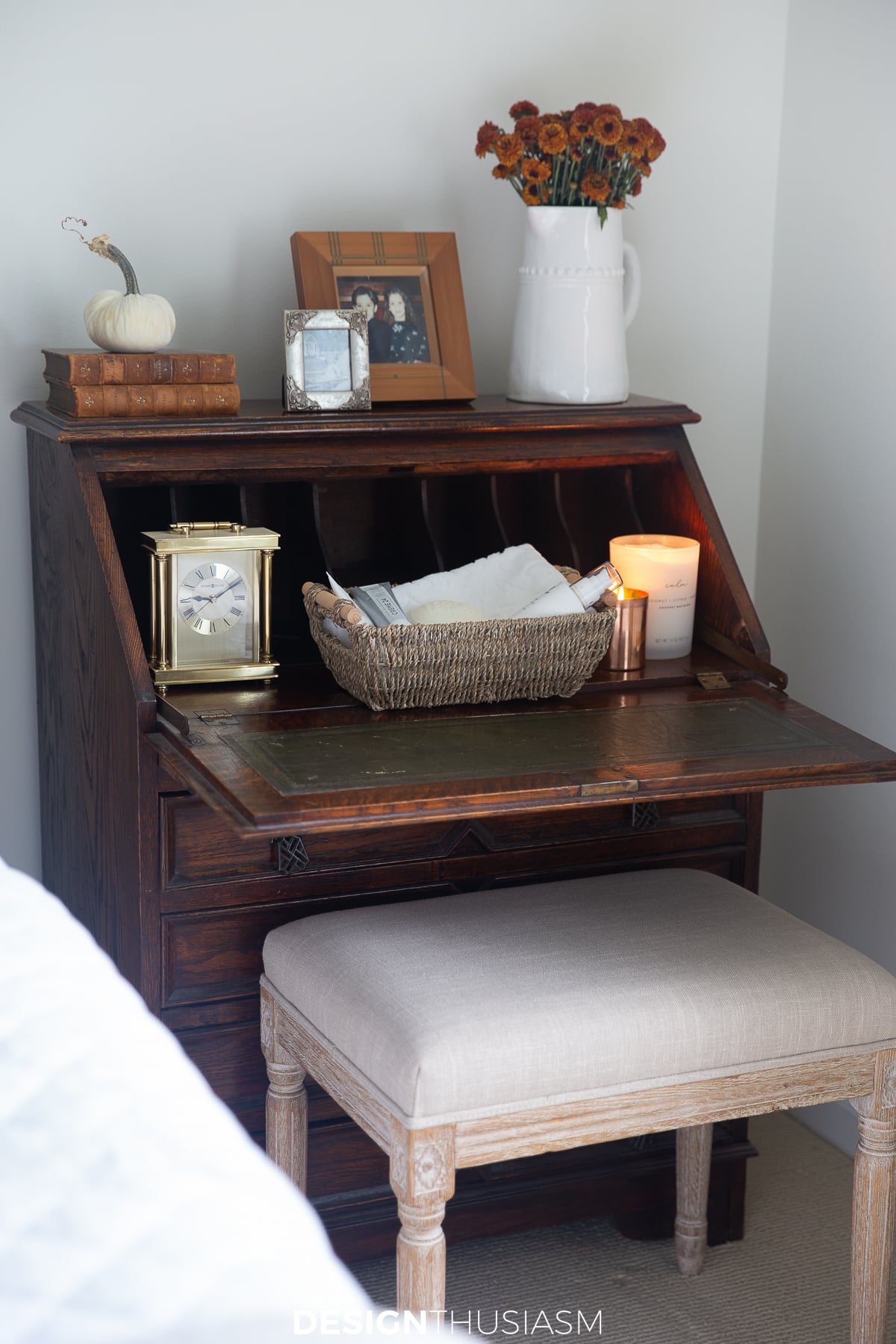 fall guest room writing desk