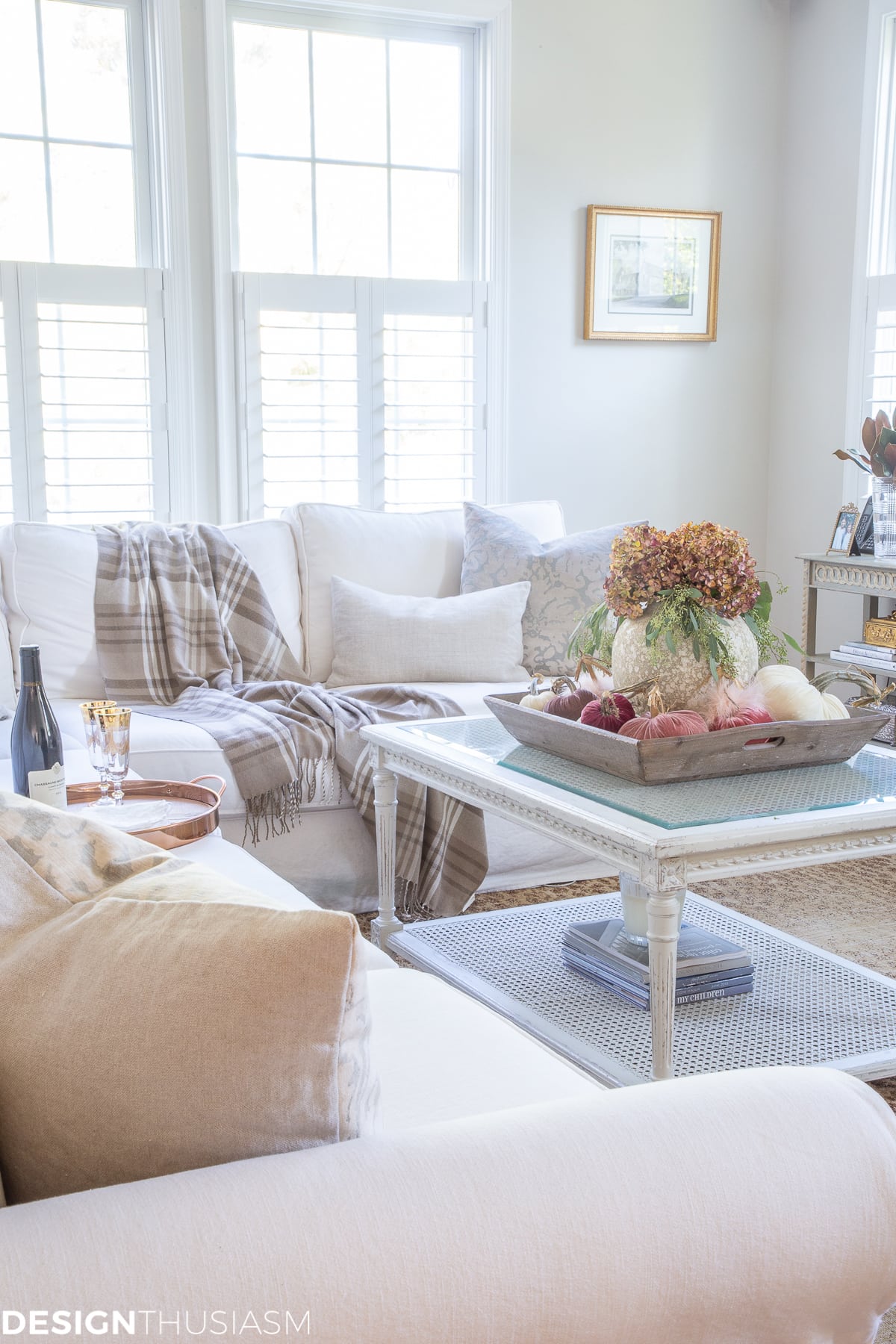 fall living room decor decorating with pumpkins 