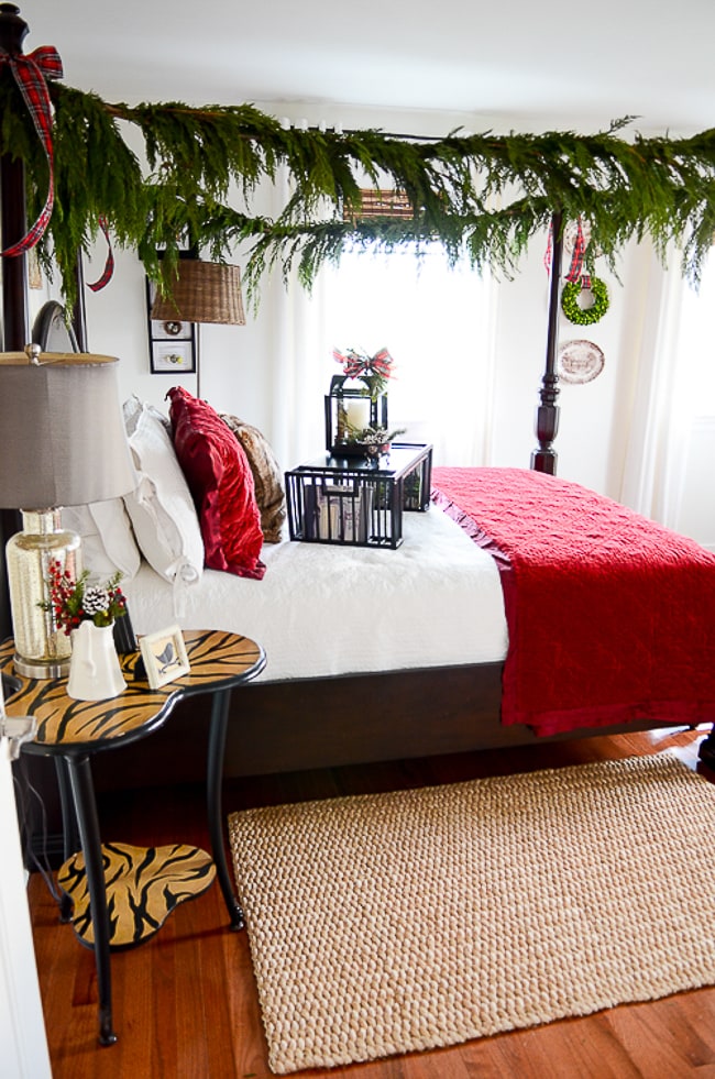 CHRISTMAS BEDROOM DECORATING IDEAS