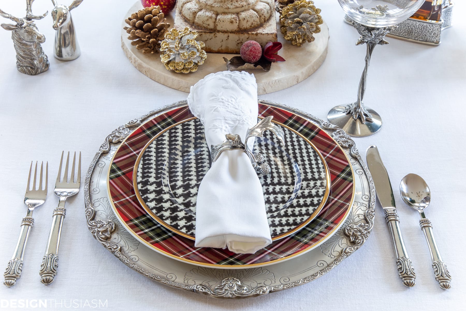 Christmas table decorations place setting