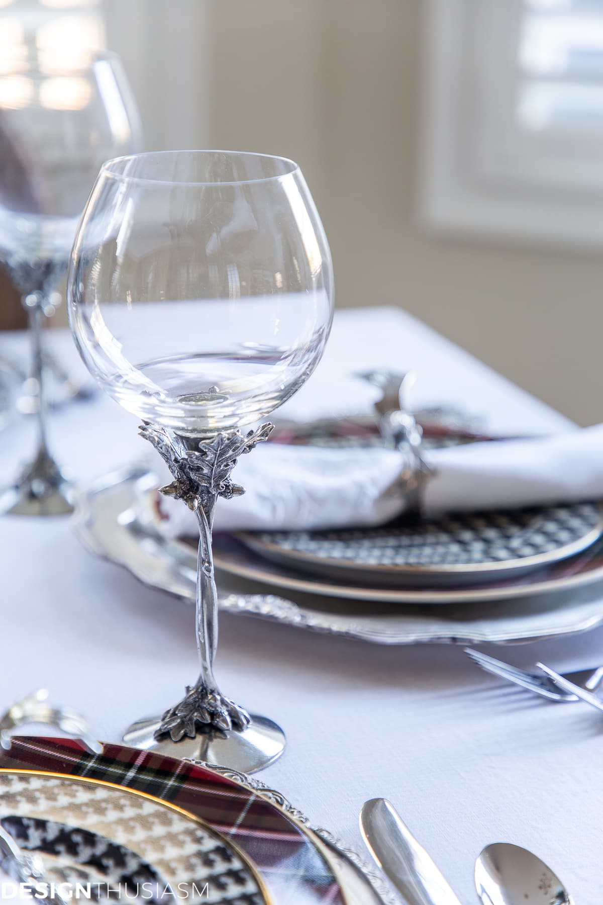 wine goblet Christmas table decorations