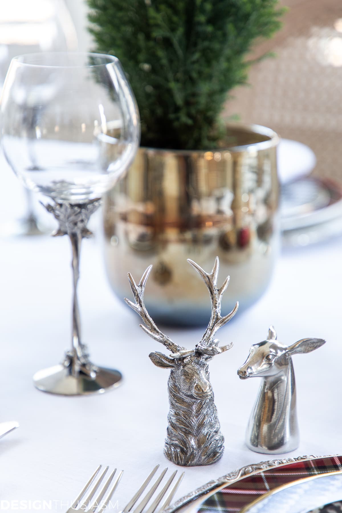 salt and pepper shakers Christmas table decorations