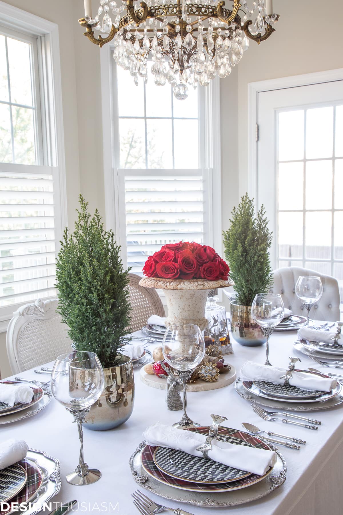 chic Christmas table setting