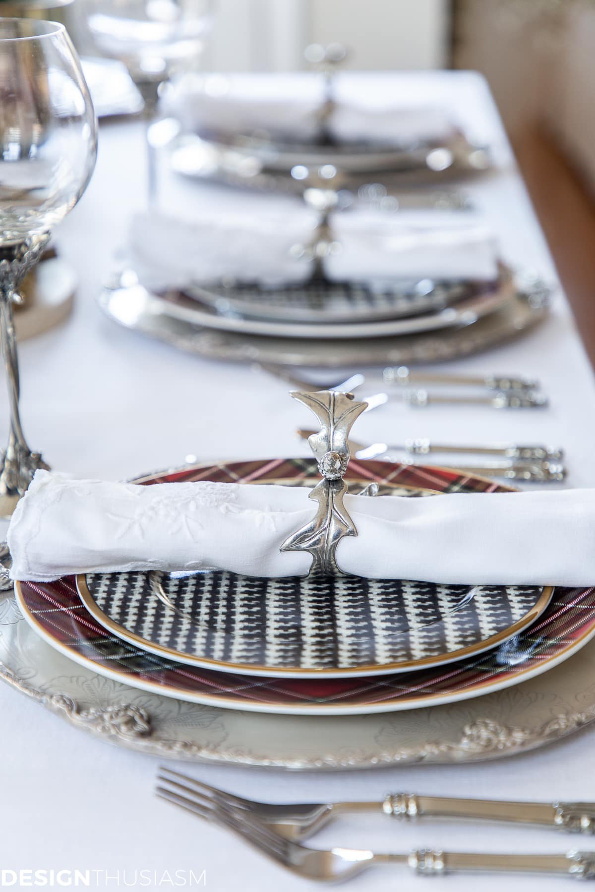 Christmas table decorations sideview