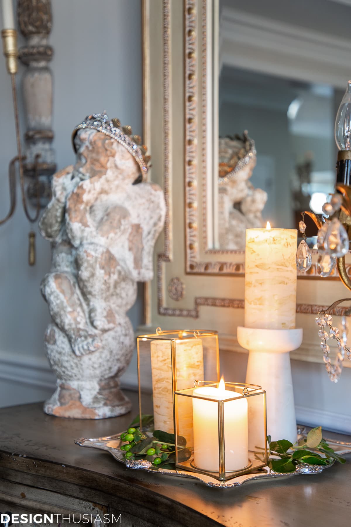 Christmas spirit in the dining room