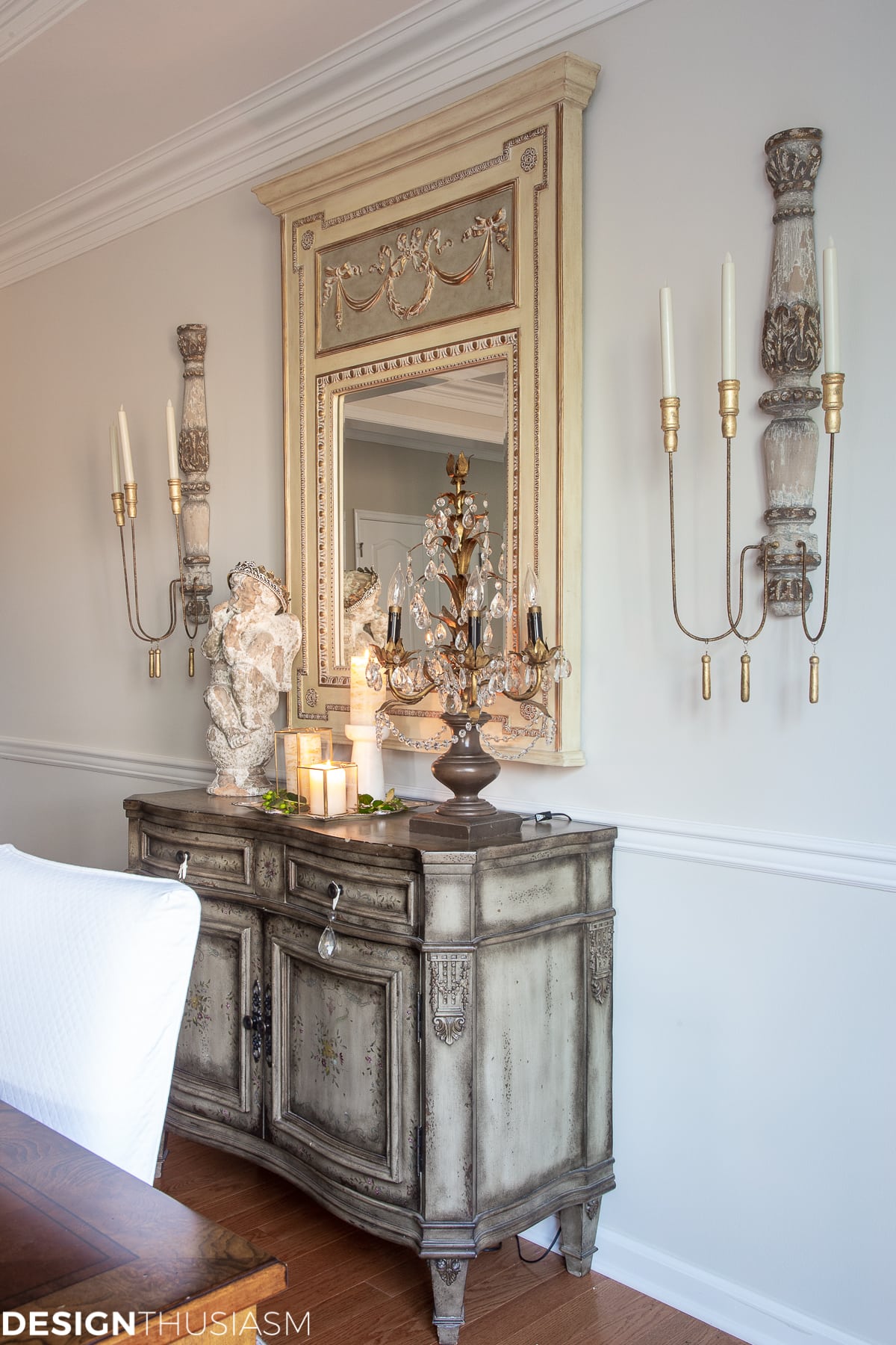 Christmas vignette in the dining room