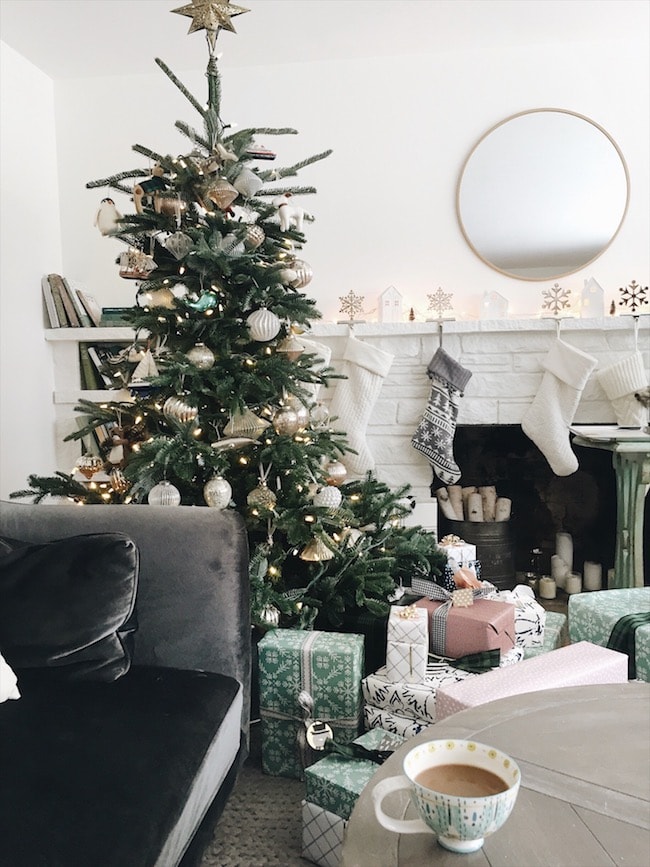 Simple-christmas-decor-ideas-The-Inspired-Room-Christmas-Tree