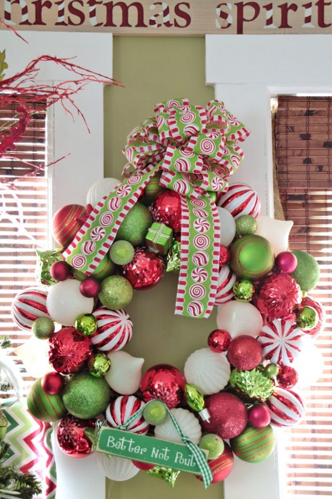 red-and-green-christmas-ball-wreath