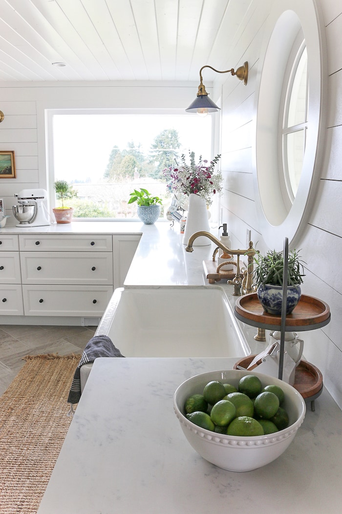 household-tasks-organize-life-shiplap-kitchen