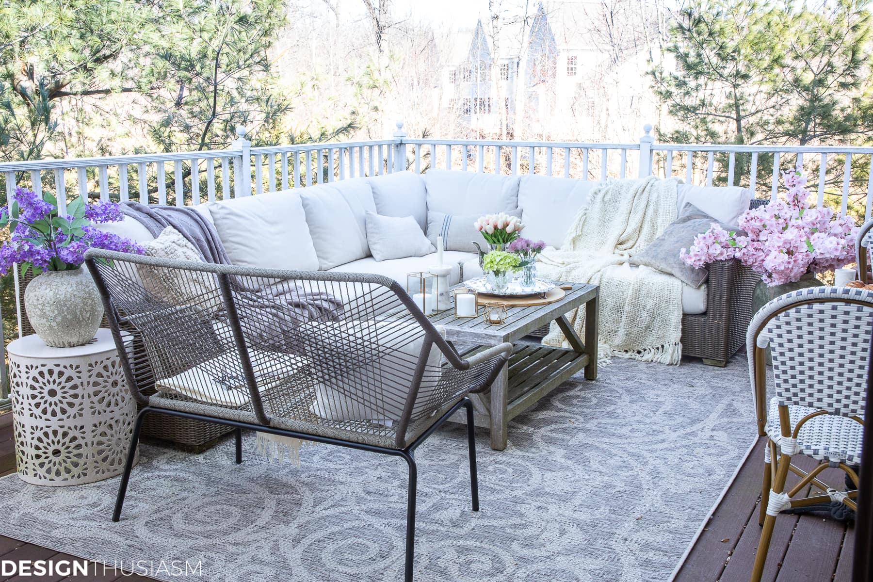 outdoor seating area