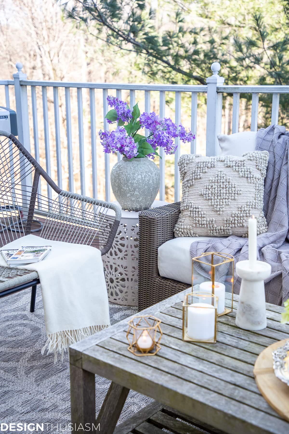 outdoor bench seating