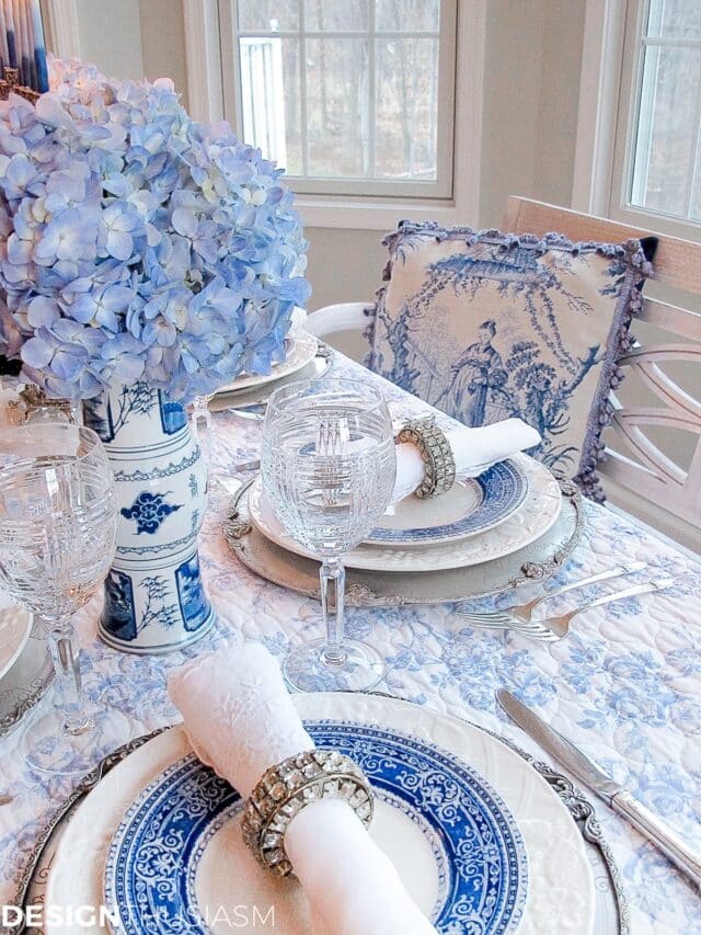 blue and white chinoiserie table setting