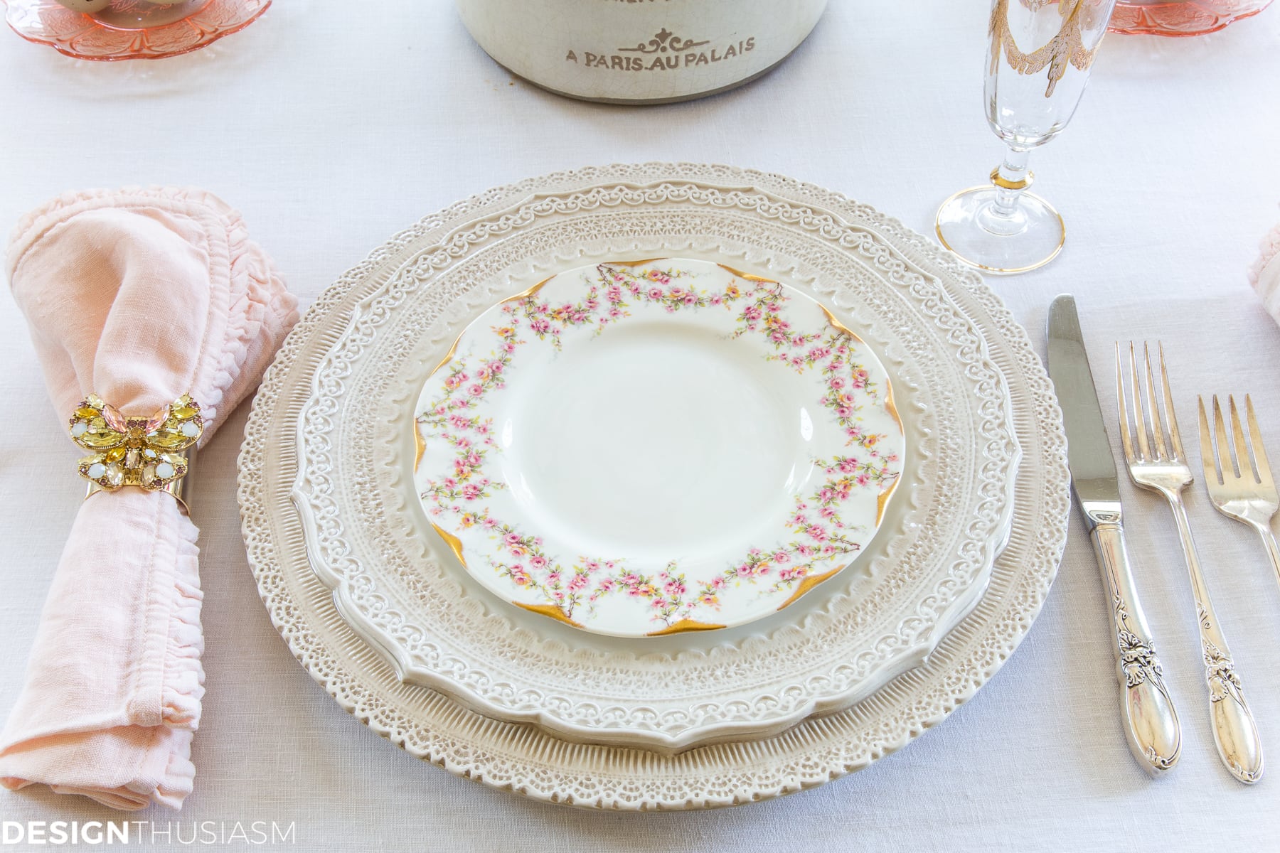 easter table place setting