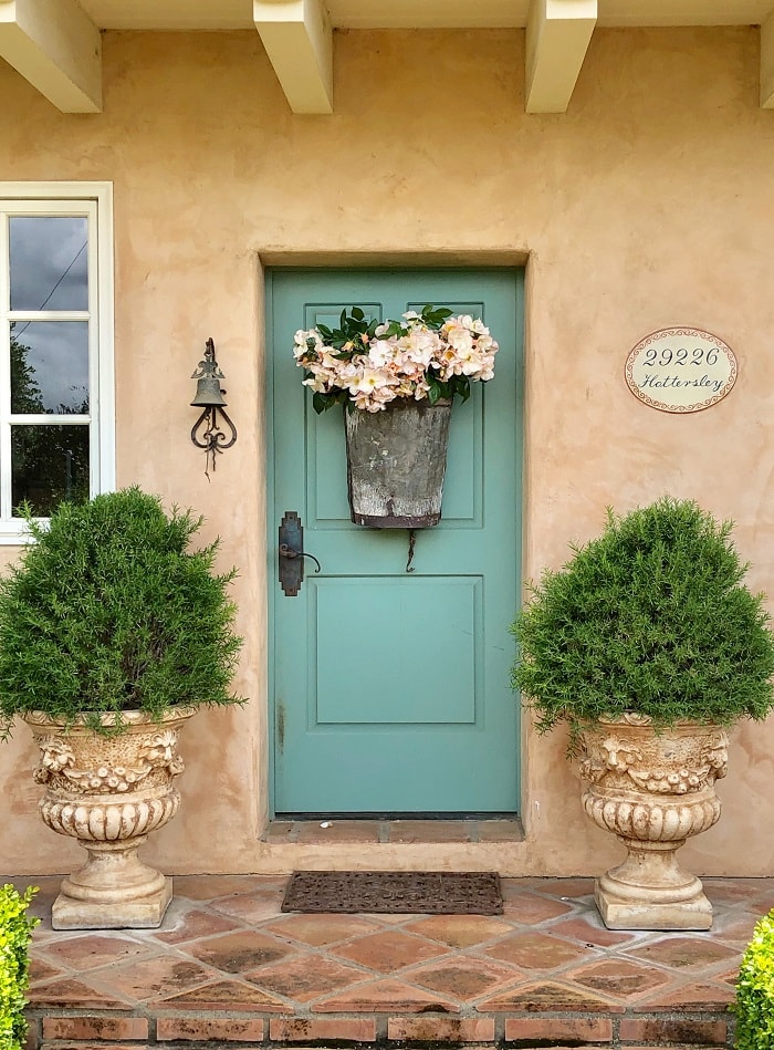 Front Door Decor from Rough Luxe Lifestyle