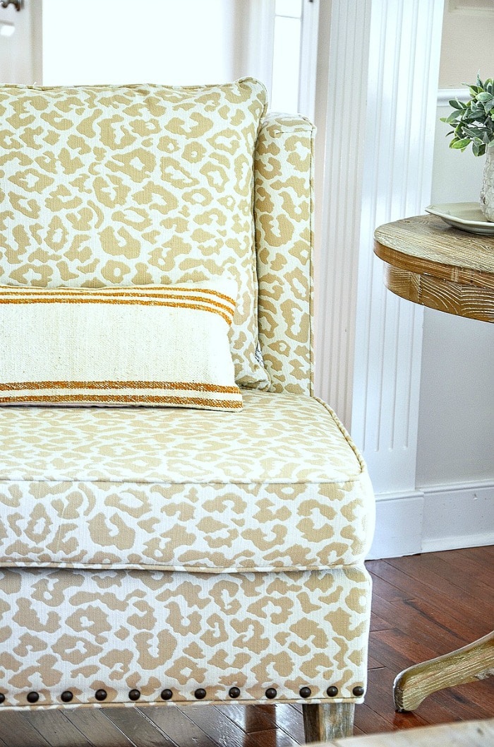 HSS 6-13-20 ACCENT CHAIR StoneGable