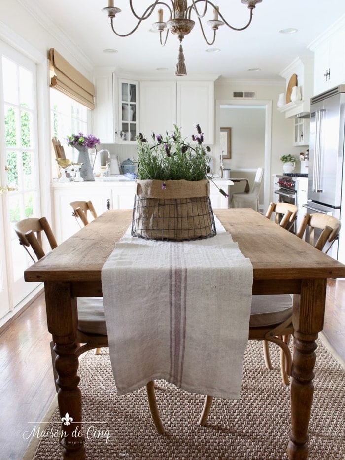 MaisondeCinqSummerKitchen