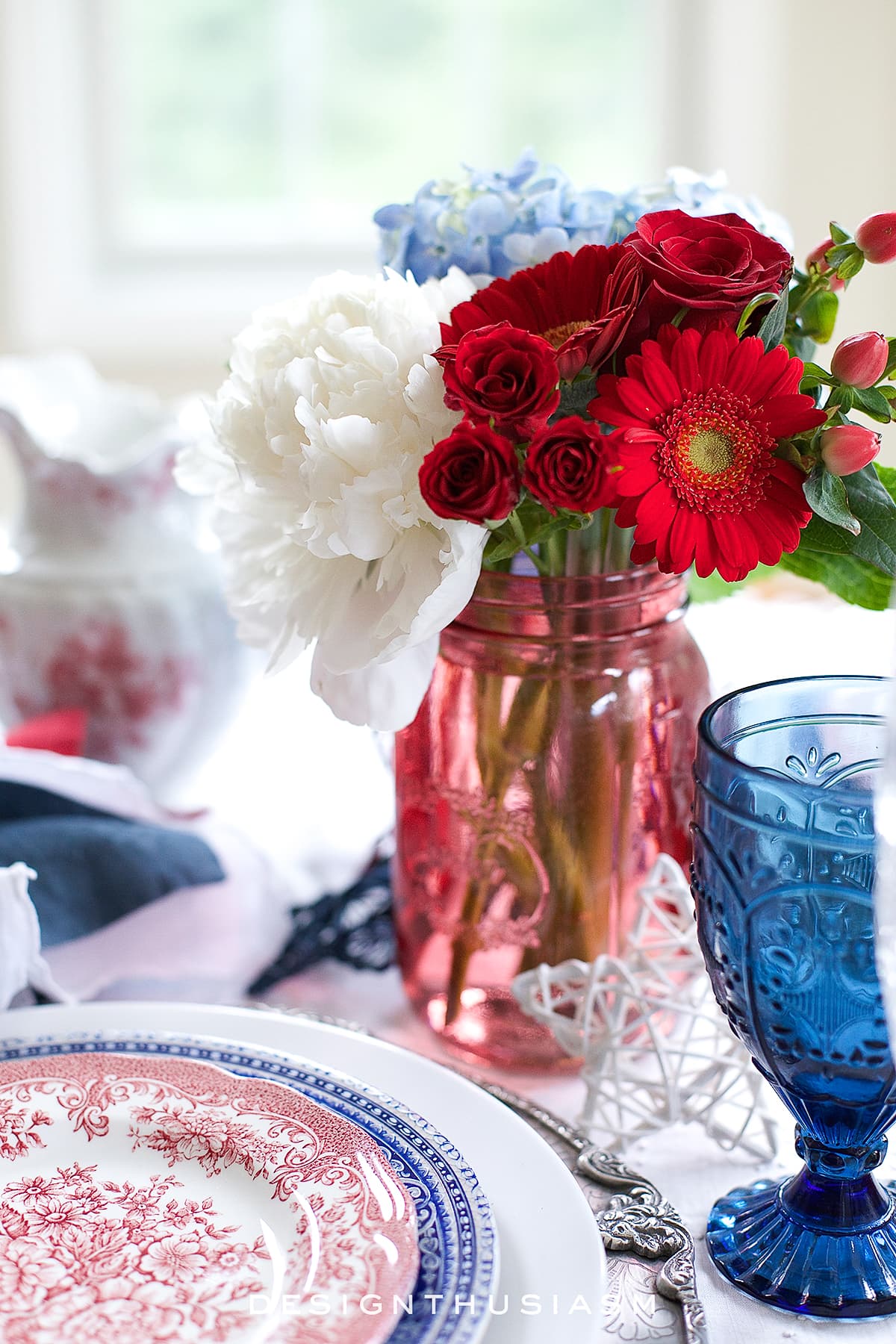 patriotic decor table setting