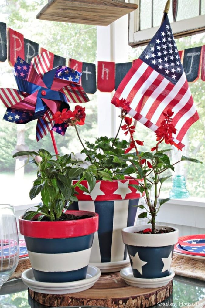 patriotic-tablescape-red-white-and-blue