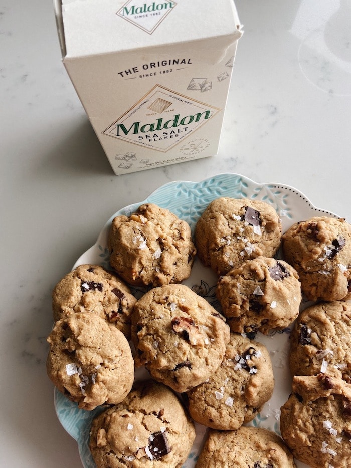 best-vegan-gluten-free-chocolate-chip-cookie-dough-recipe-sea-salt-flakes