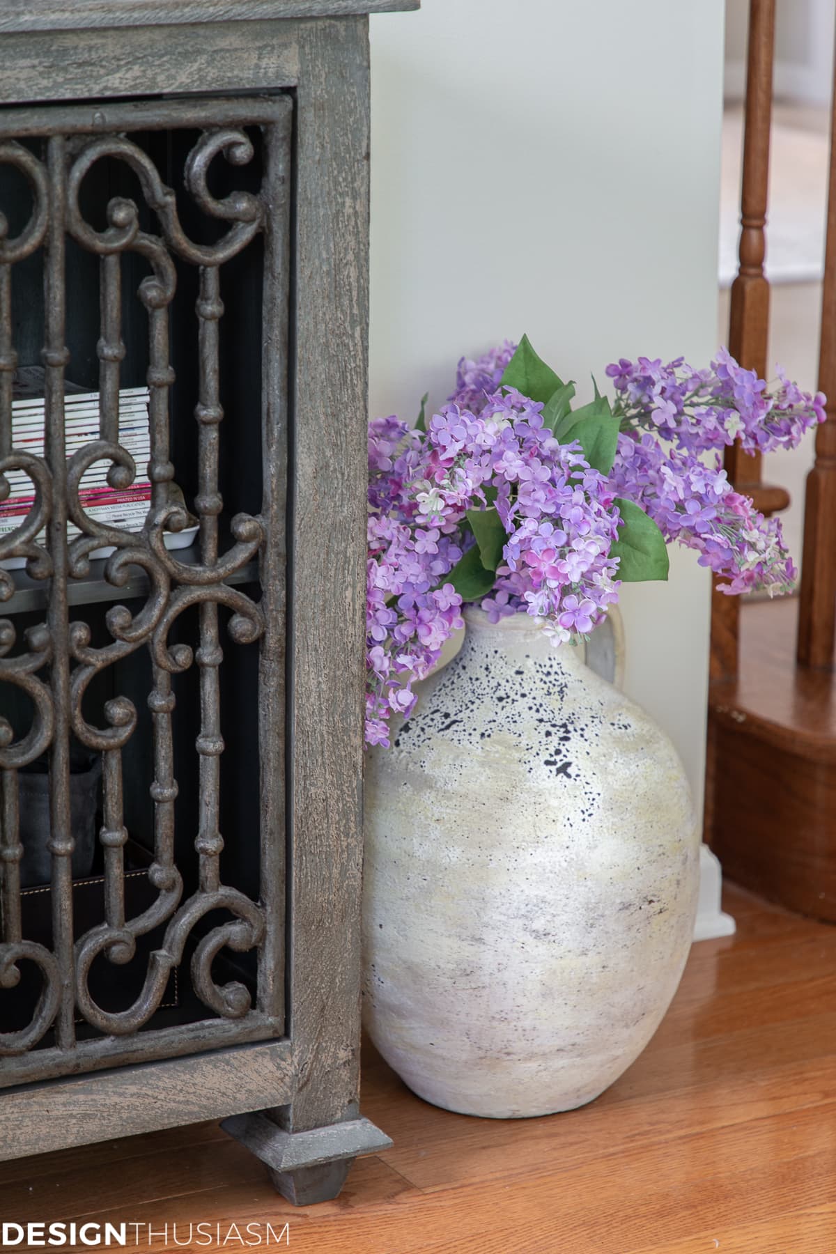 family room large urn