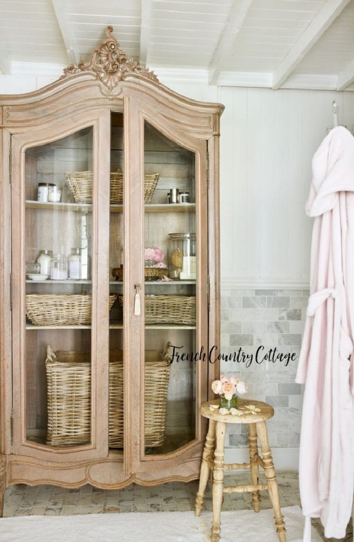 FrenchCountryCottageBathroom
