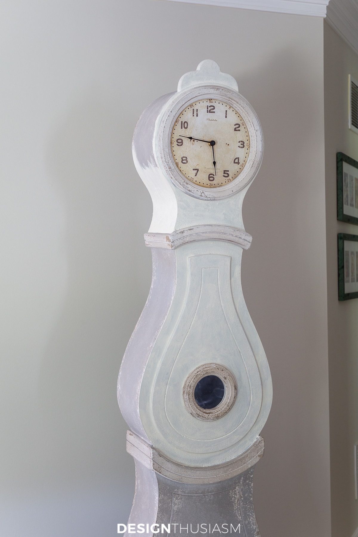 chalk painting a mora clock