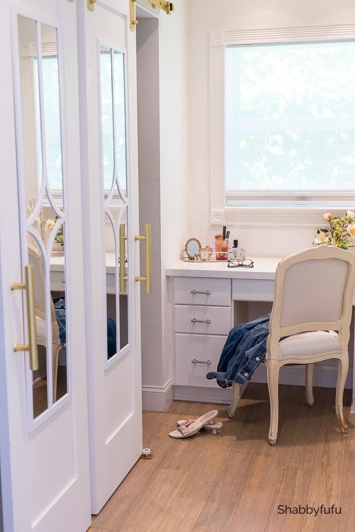 Shabbyfufu | DIY Your Own Elegant Mirrored Barn Door