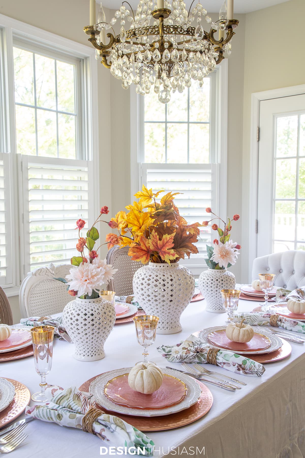 Thanksgiving table decor