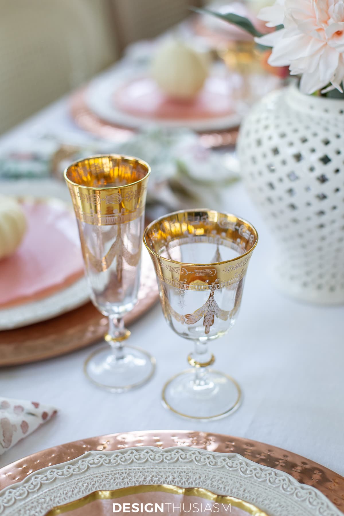 Thanksgiving table decor wine glasses