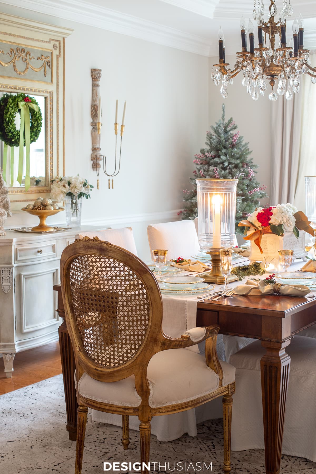 Gold Christmas table setting