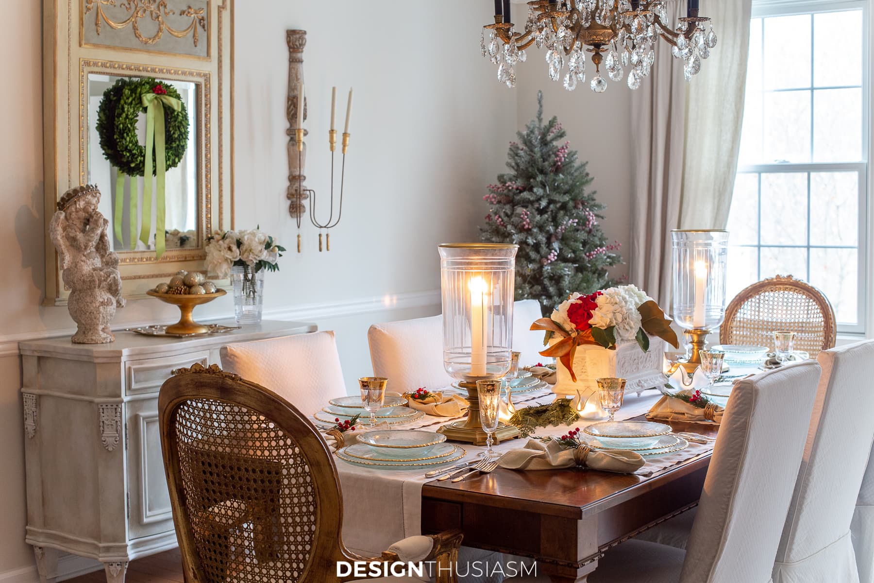 Gold Christmas table setting