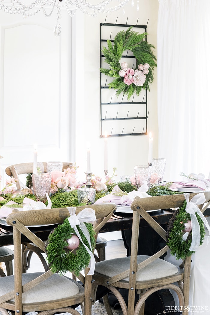 A Sweet & Simple Christmas Tablescape