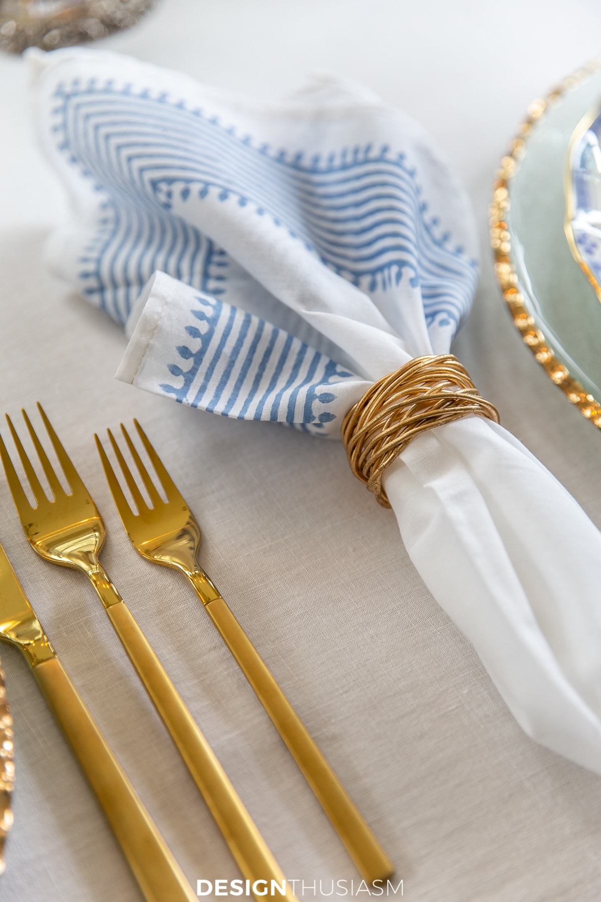 blue and white table setting napkins