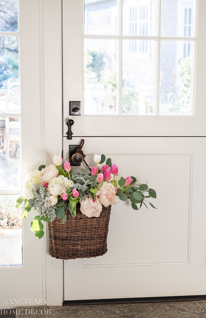 Simple-Front-Door-Dcorating-Ideas