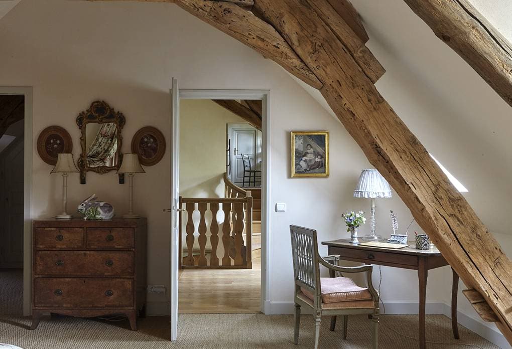 House & Garden house in burgundy