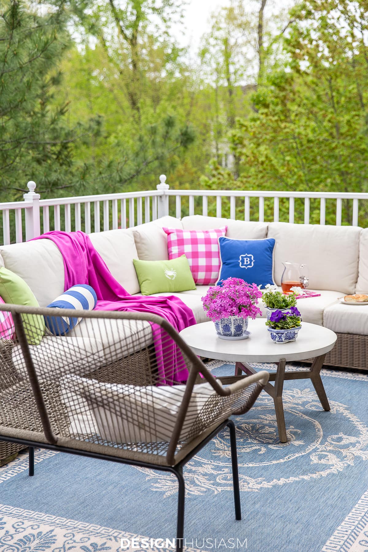 patio decor summer color