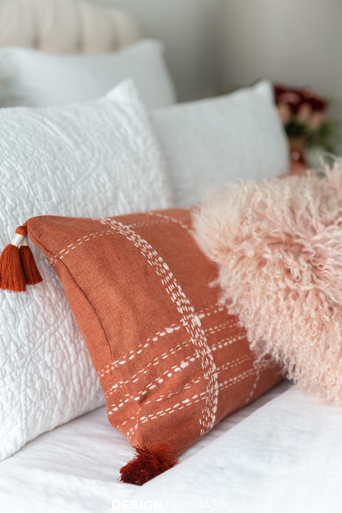 Fall bedroom decor pillows