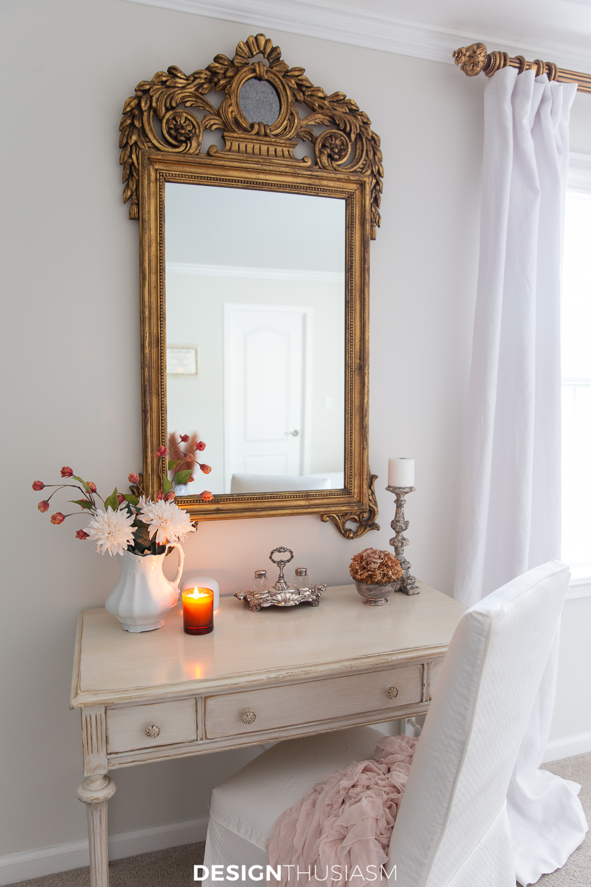 Fall bedroom decor vanity