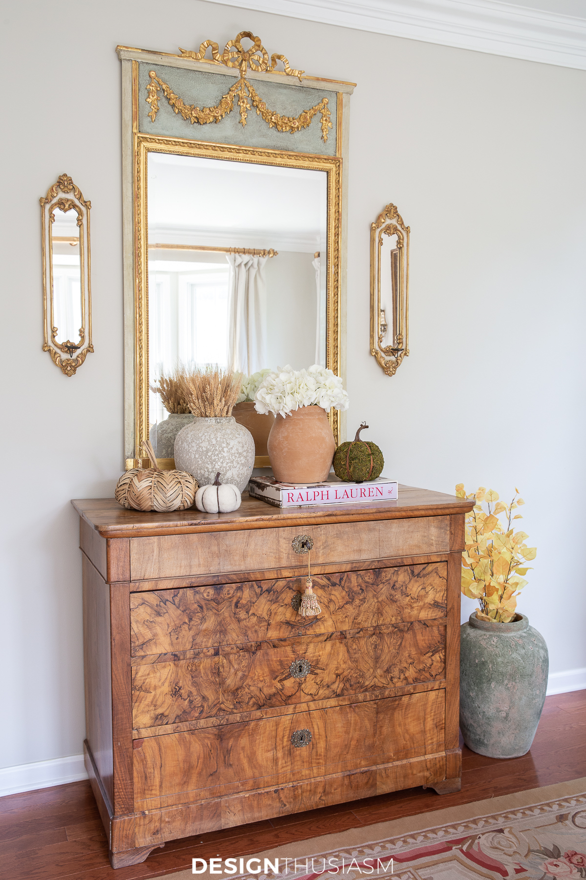 fall living room vignette