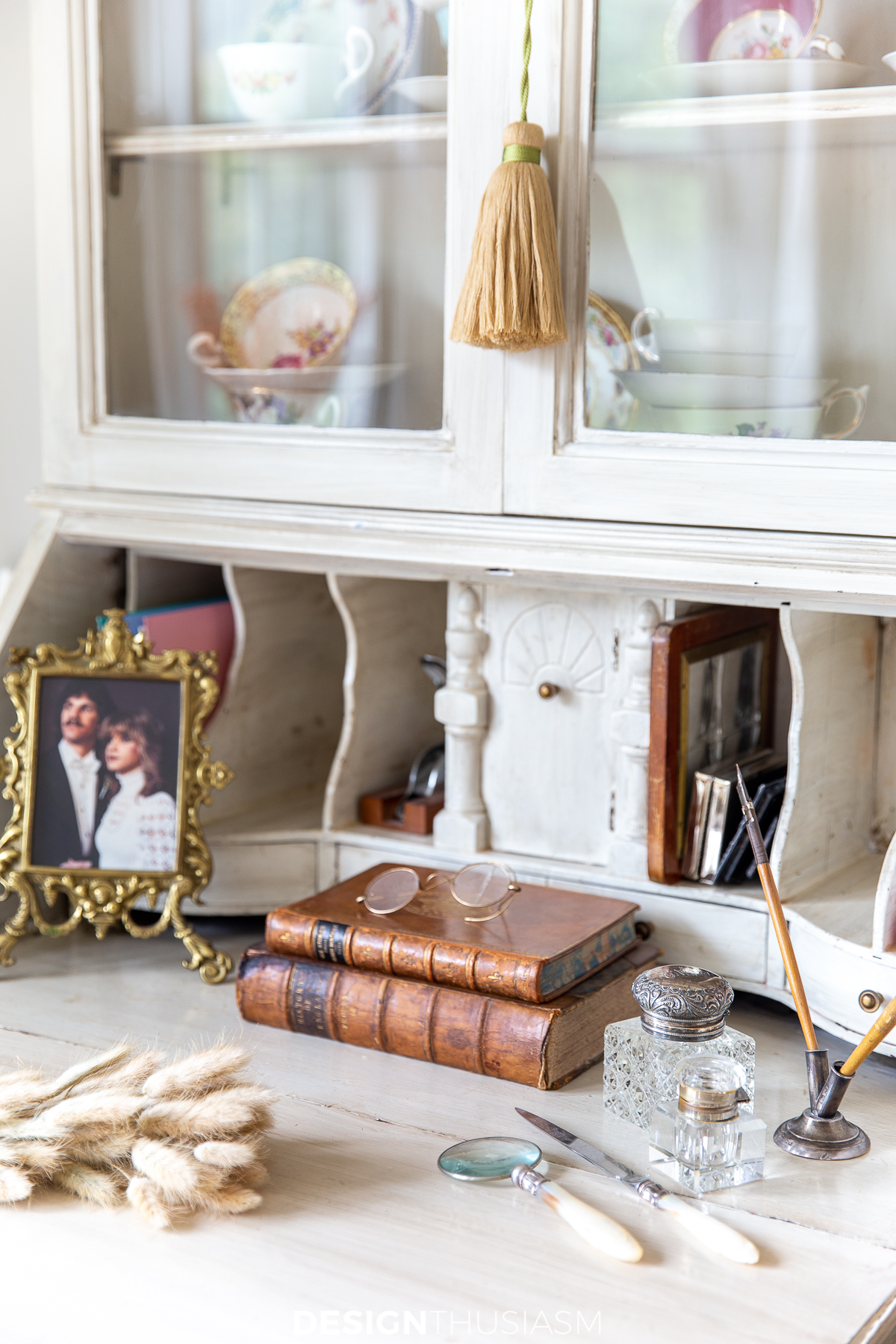 fall living room desk